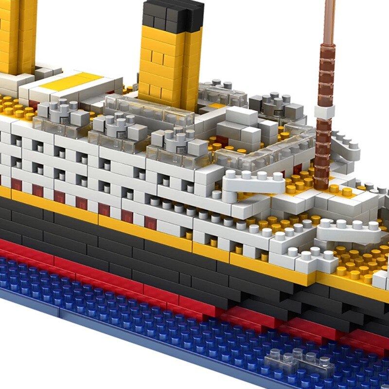 Mini Building Blocks 1860pcs Bricks Model Titanic Cruise Ship Model