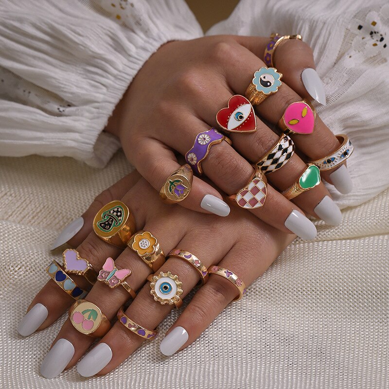 30Pcs/Lot Trendy Colorful Tai Chi Butterfly Heart Rings For Women